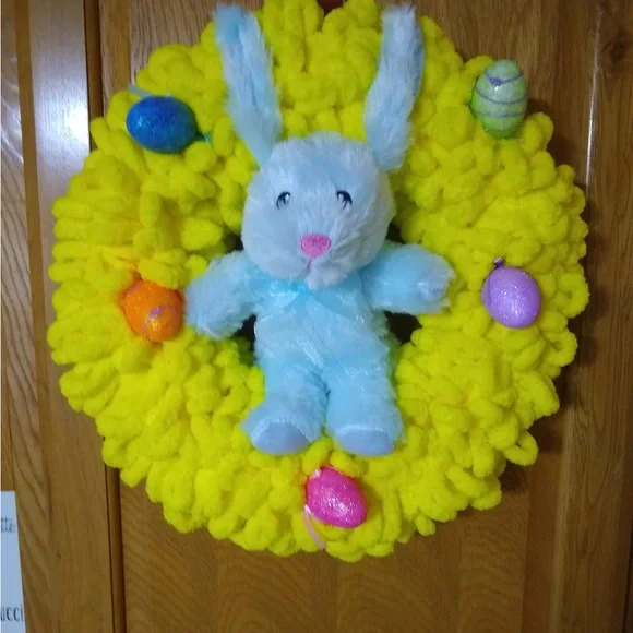 Handmade Loop Yarn Easter Wreaths - Picture 6 of 7